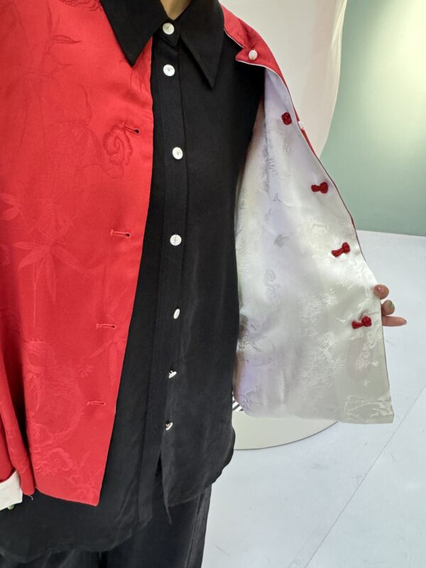 朱颜玉容 silk jacket - Image 11