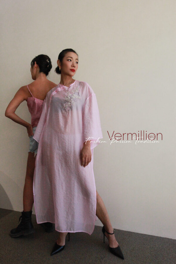 PINK SEQUIN silk cheongsam - Image 5