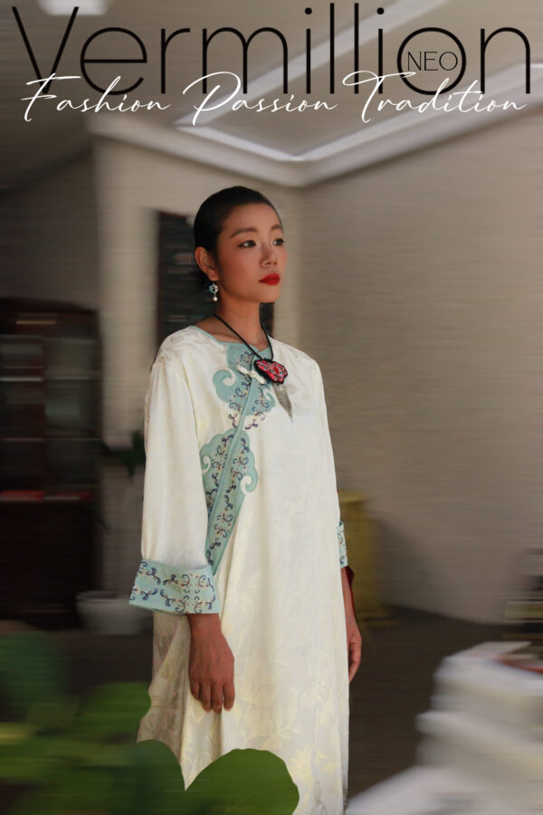 刺绣 white cheongsam