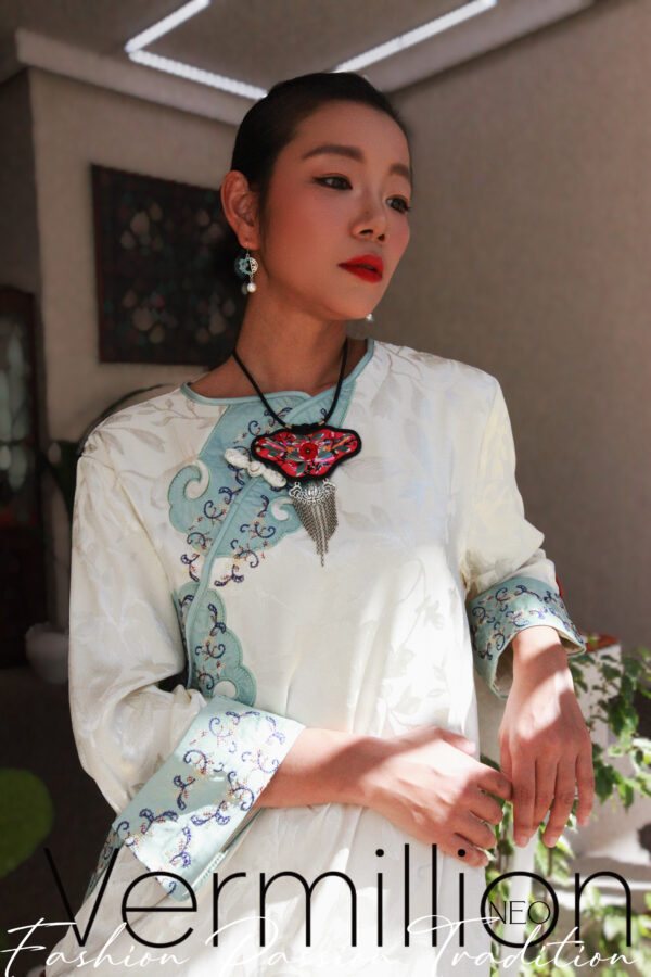 刺绣 white cheongsam - Image 5